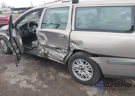 2004 Volvo V70 2.4 z USA, uszkodzony, nr VIN YV1SW61T242402108